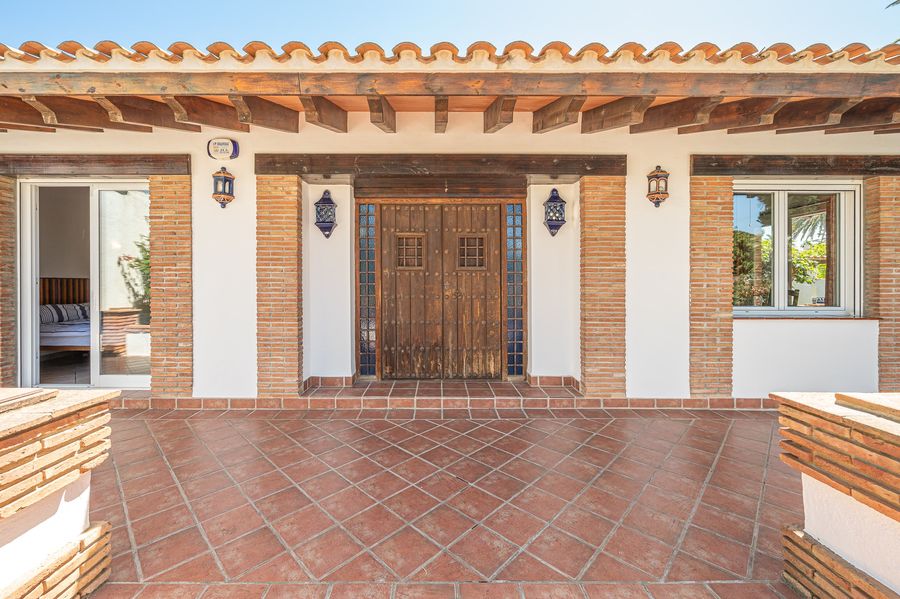 Villa Beachside Marbesa — 3